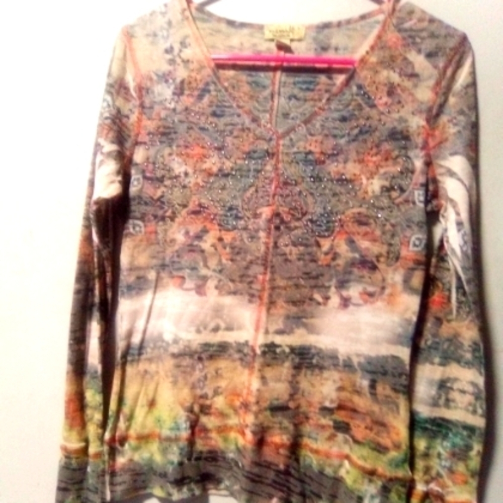 ONE world ladies top size small
